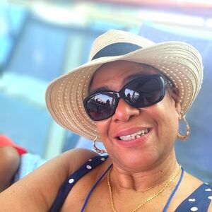 Meet your Posher, Pamela